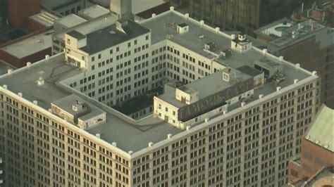 City leaders want to reclaim Famous Barr building after owners stop paying for security